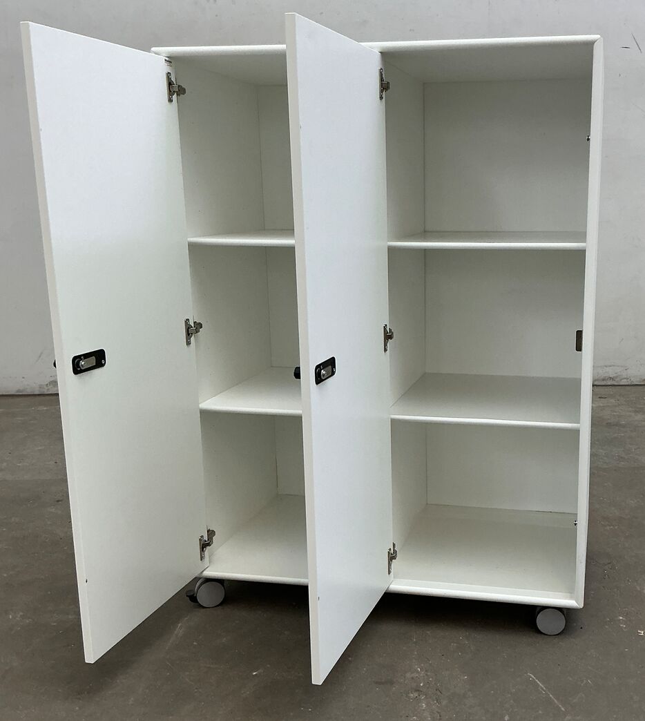 Montana reol med 6 rum og 2 låger m/kodelås