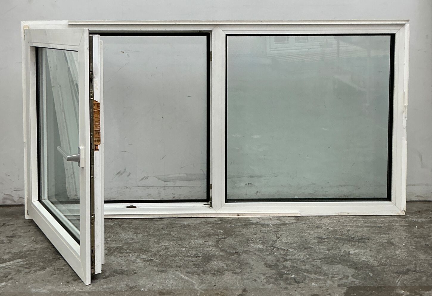 Plast 2-fags vindue med dreje kip og fast karm