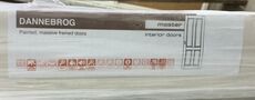 Massiv dannebrogsdør uden karm M7