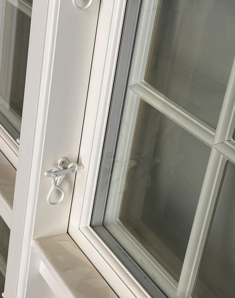 Bøjsø vindue med koblede rammer