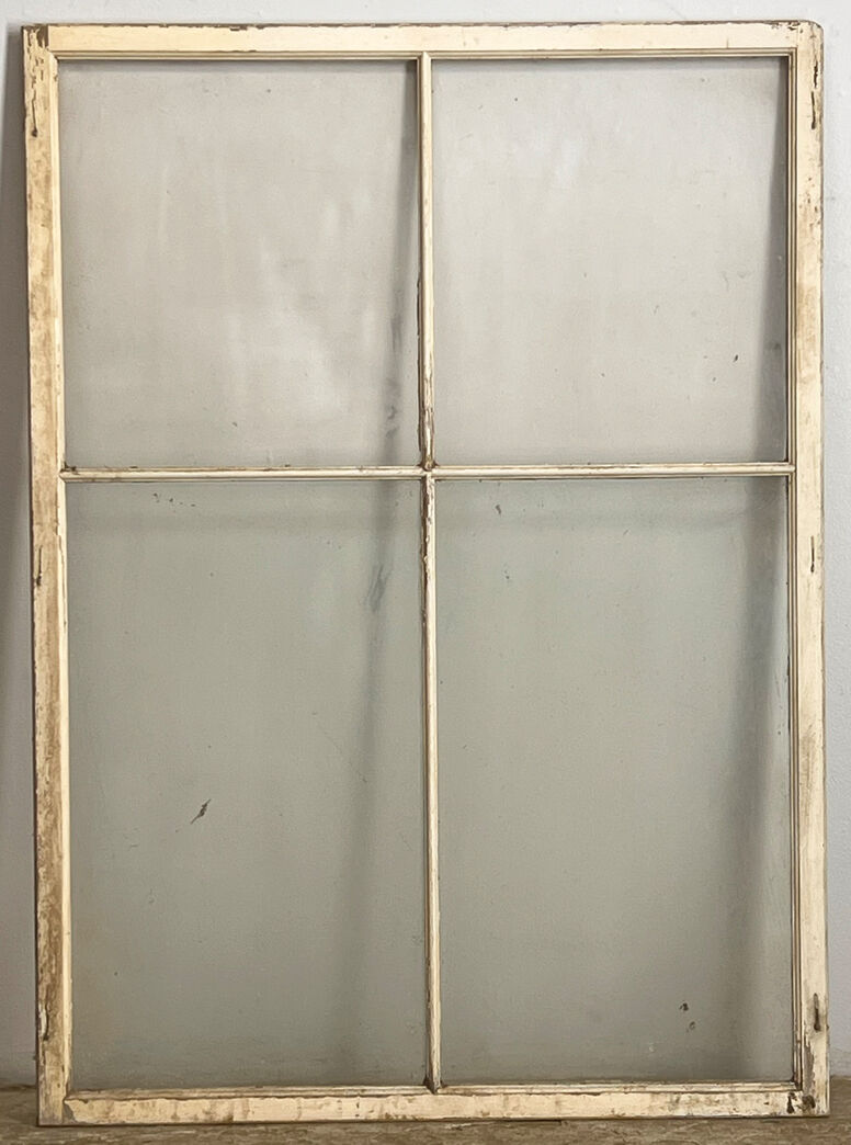 Stor vinduesramme med sprosser