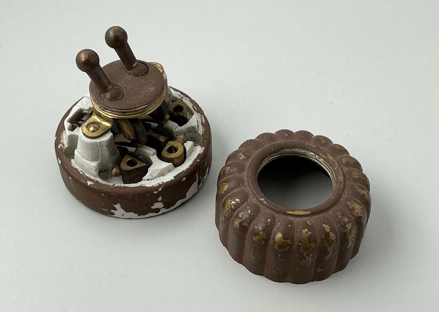 Messing krone afbryder riflet