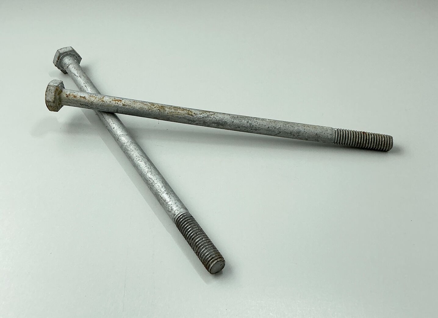 Stålbolte 10x200 – varmforzinkning – med sekskanthoved