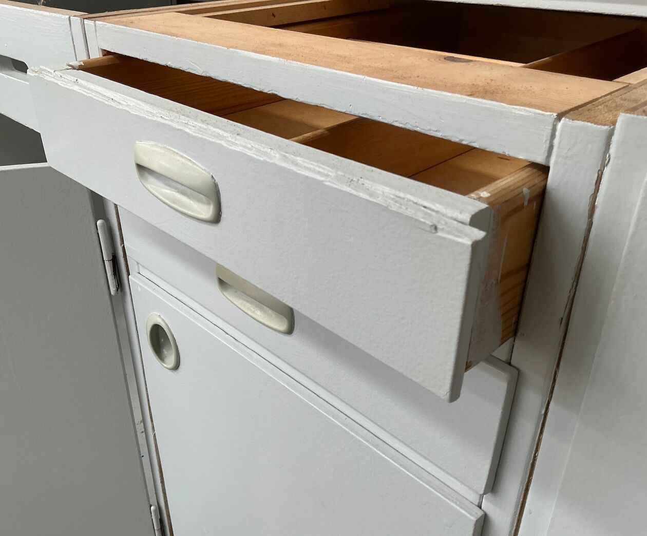 Malet komplet 60'er køkken