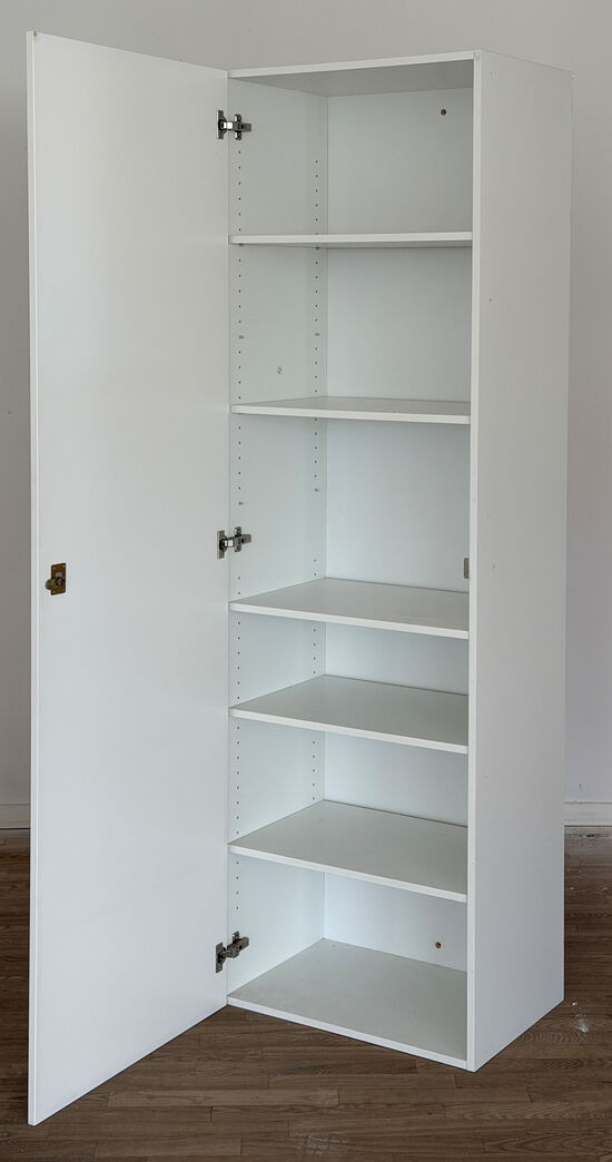 Svane højskab med lås/nøgle 195x60x42vh