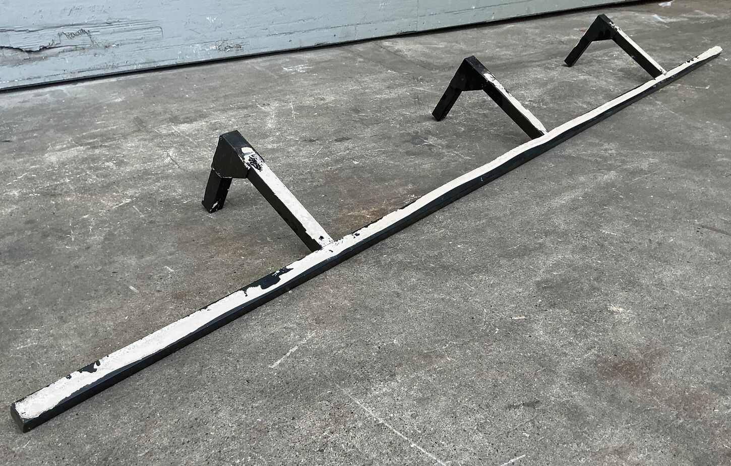 Hyldeknægt i metal 214 cm