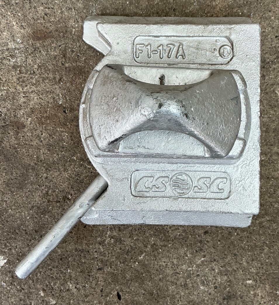 Bottom Transversal twistlock