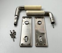 Hvidt bakelitgreb med langskilt - 2. Sortering