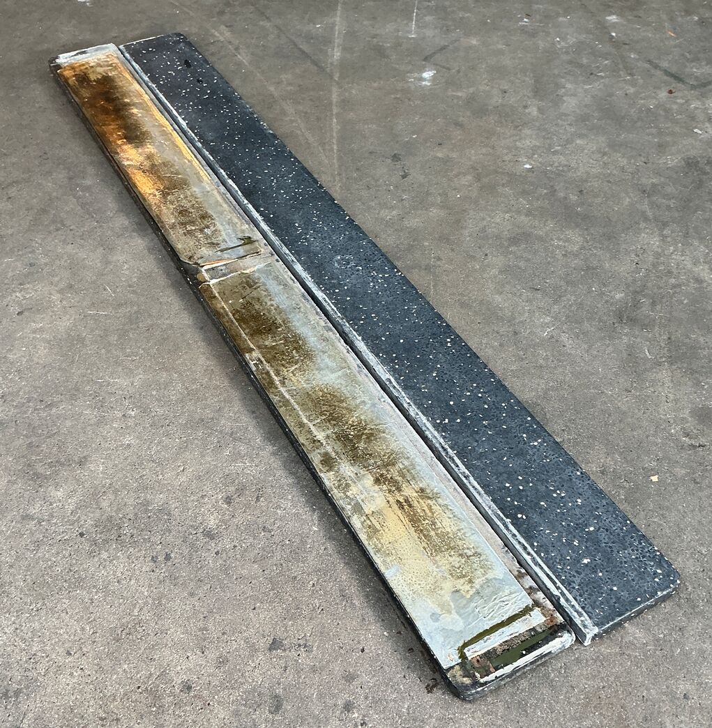 Sort terrazzo vinduesplade
