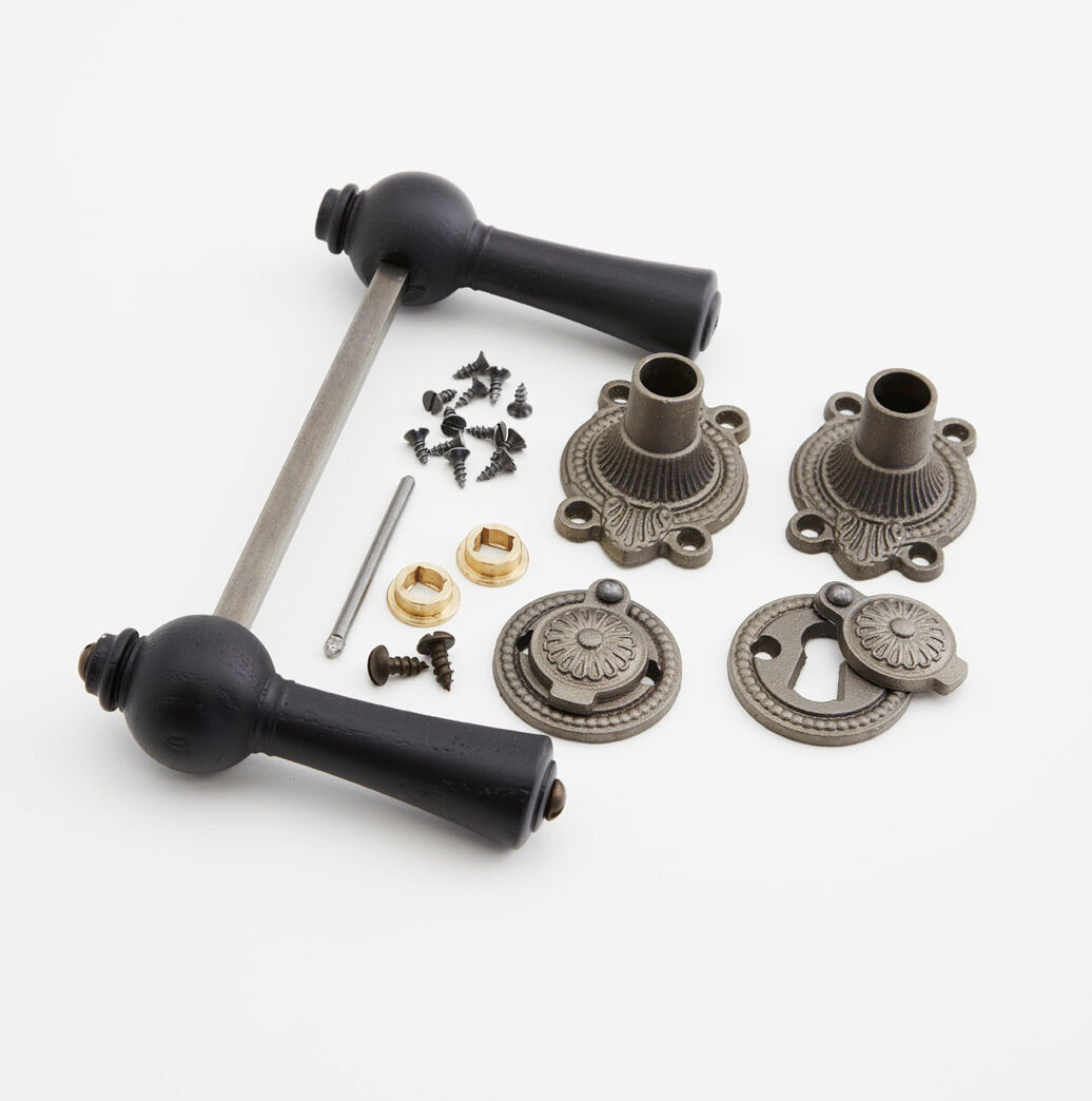 Trægreb til gammel dør - knebelgreb i sortmalet ask