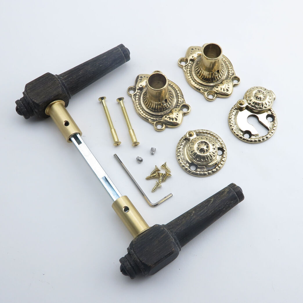 Trægreb til ny dør - spidsgreb i røget eg