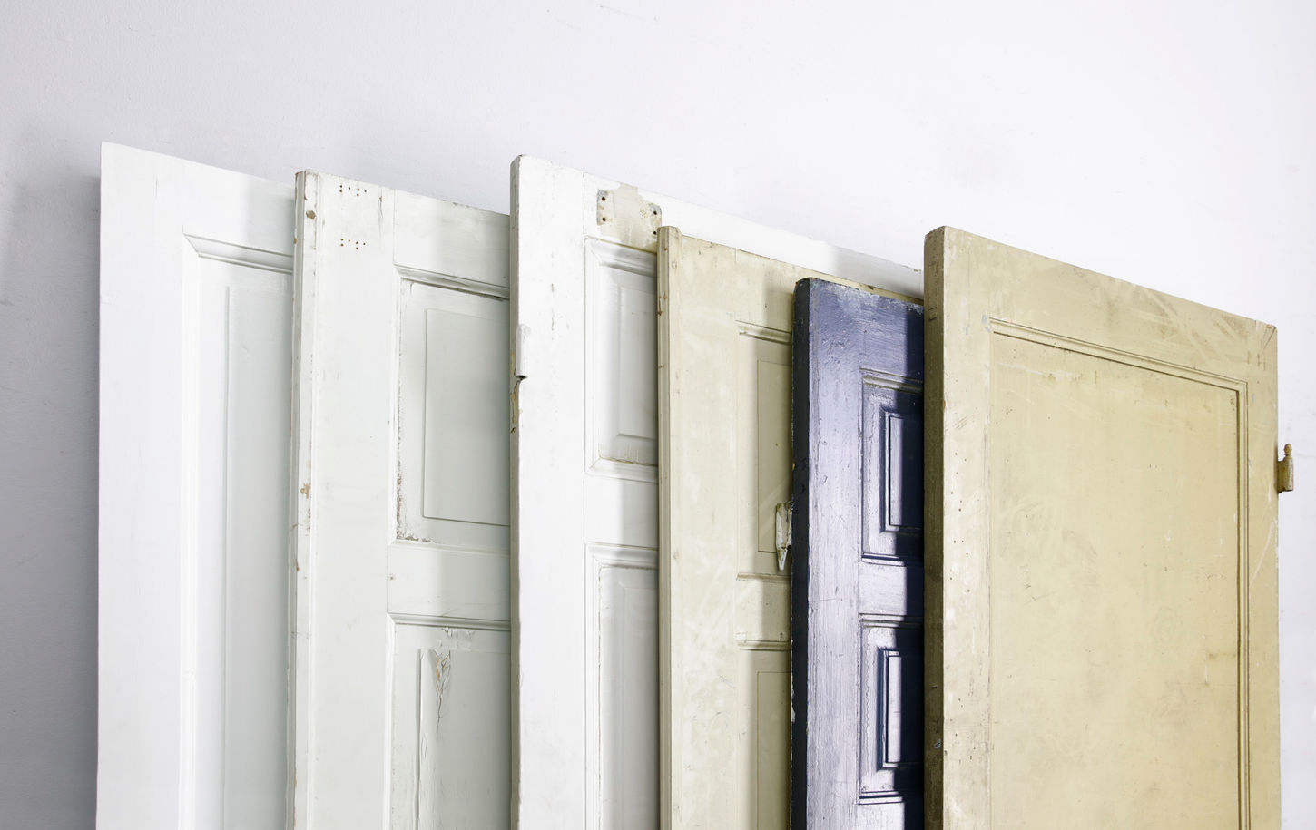 Skæve fyldningsdøre til dekoration