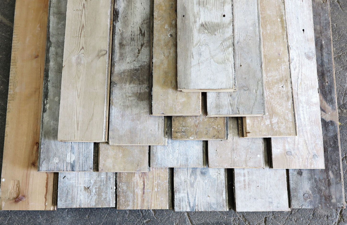 Opskårne Fyrretræsgulvbrædder -  længde 60 cm