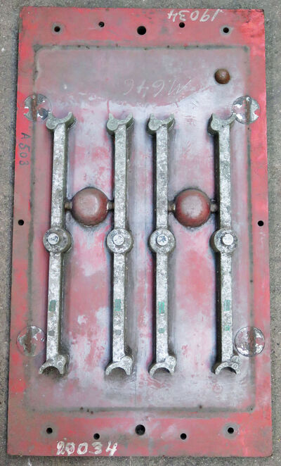 Vægdekoration, stor støbekliché på plade