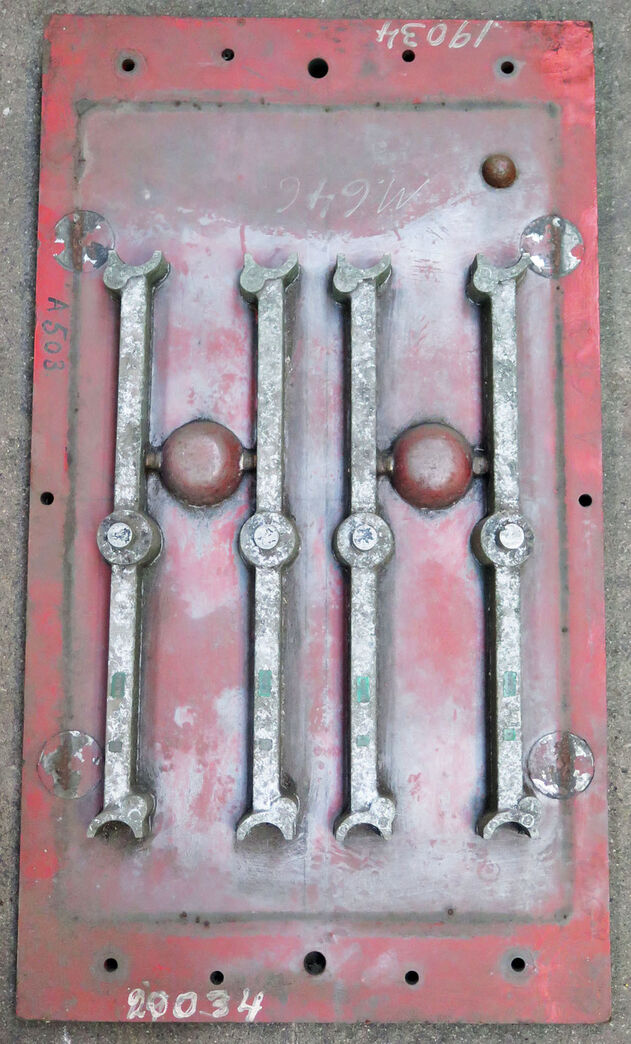 Vægdekoration, stor støbekliché på plade