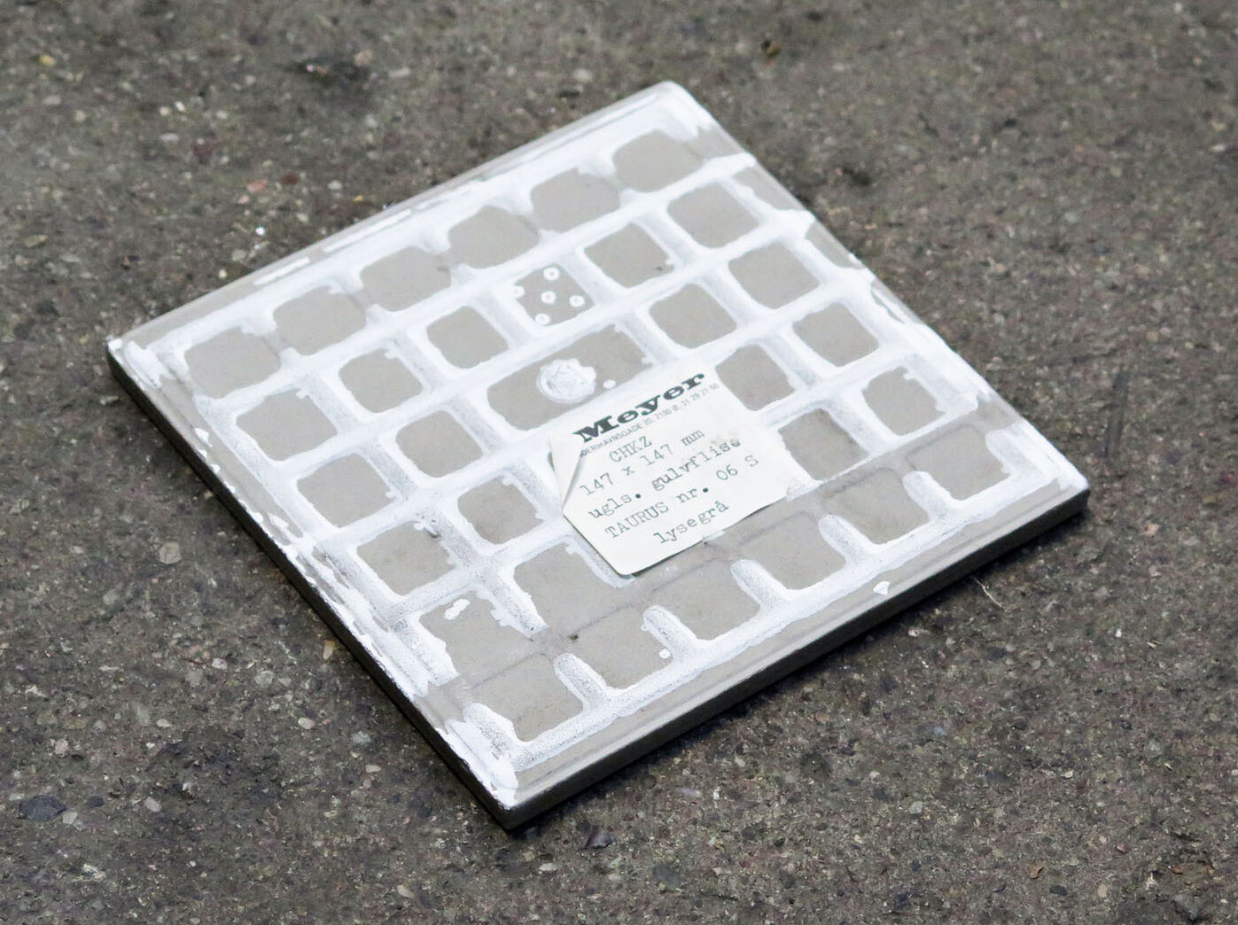 Lysegrå klinke, Taurus 14,7x14,7