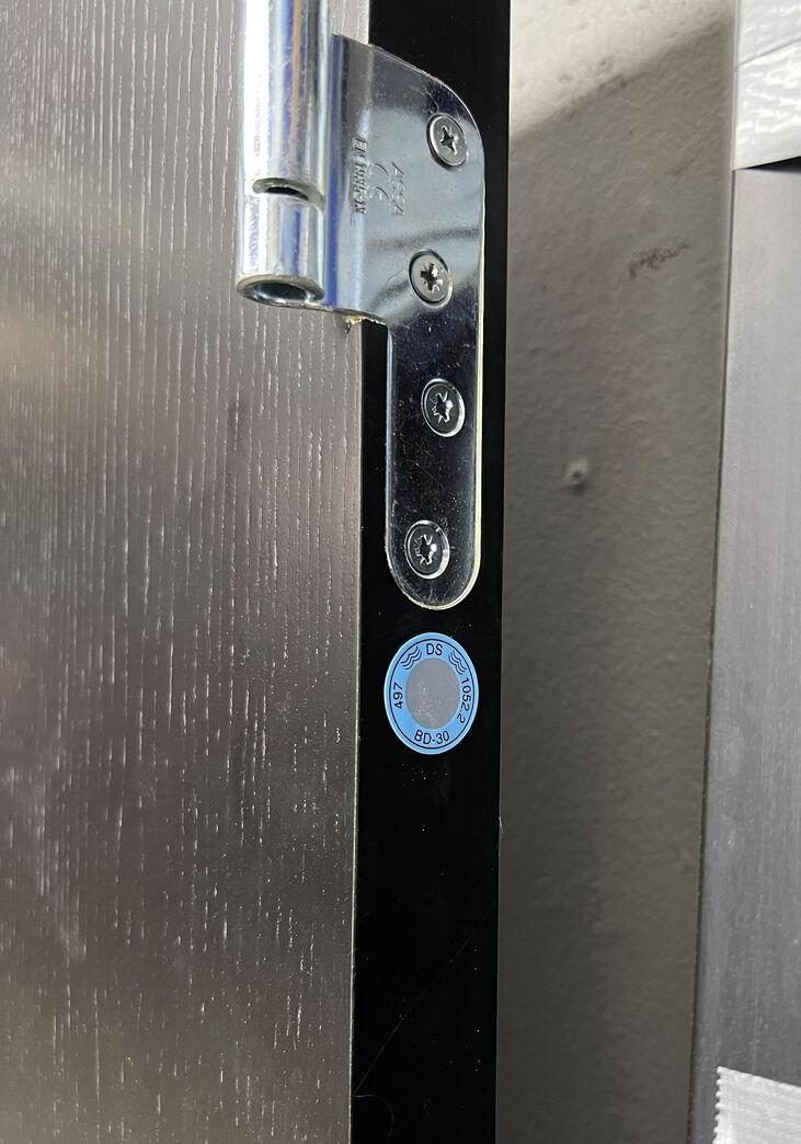 BD30 branddør med karm