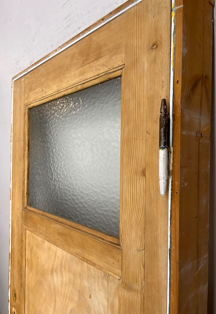 Fyldningsdør med glas og karm