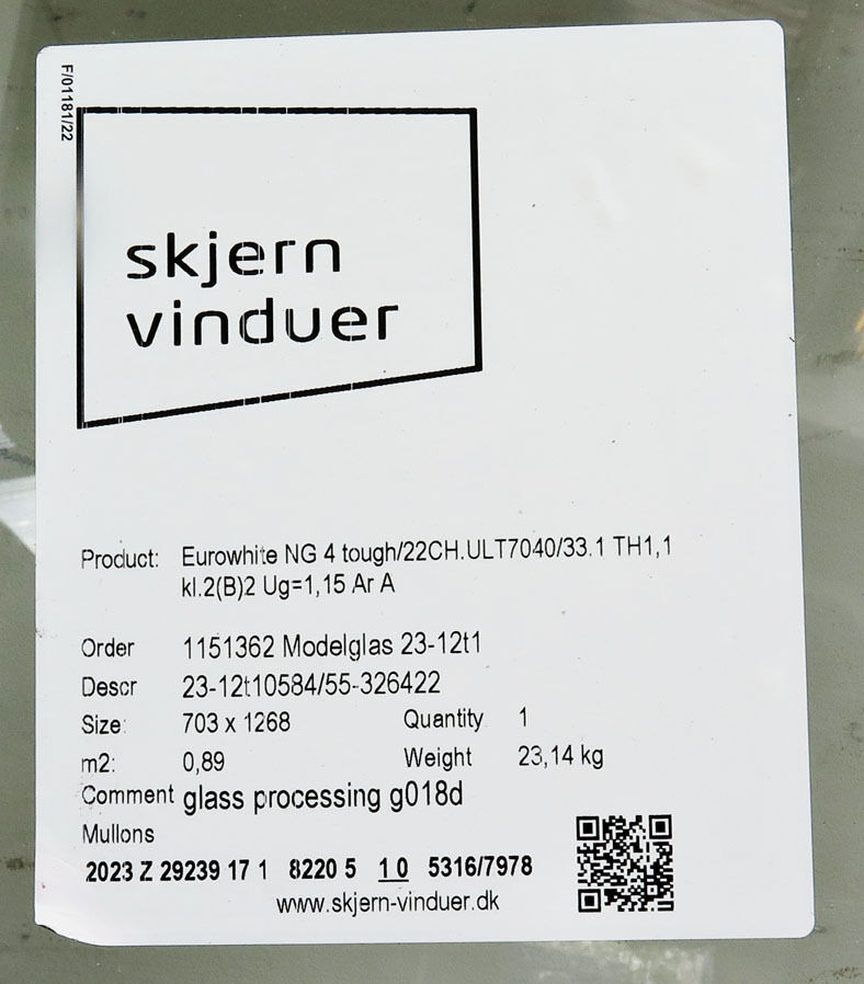 Yderdør med sideparti og buet top vindue