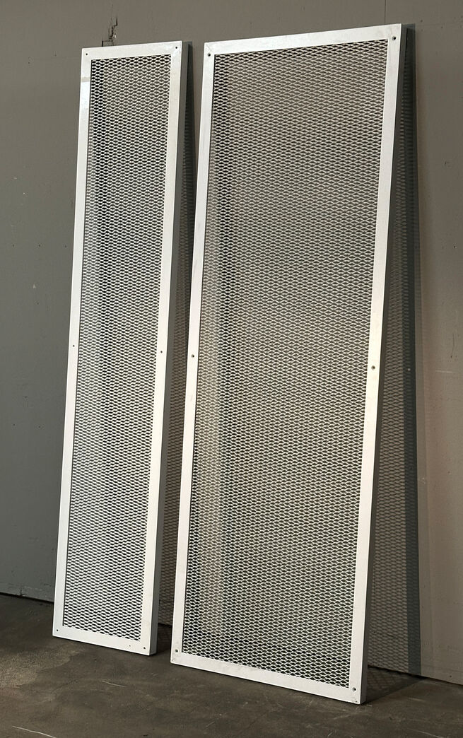 Stålramme med gitter 85x250 cm