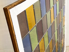 Vinduesramme med farvede glas