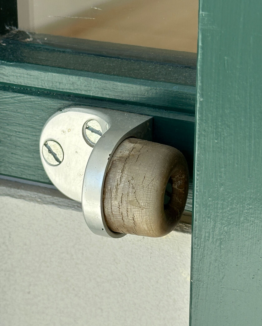 Dørstopper i aluminium