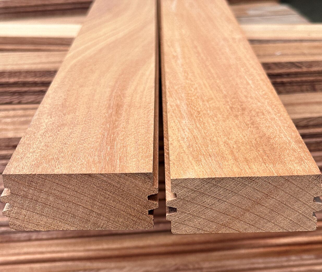 Mahogni 30x68 mm samlet parti - 228 lbm