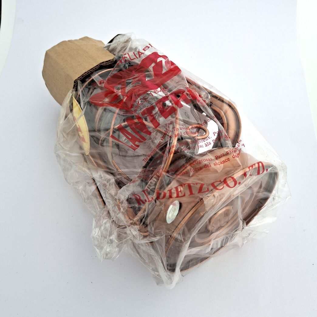 Dietz petroleumslampe flagermuslygte. kobberfarvet