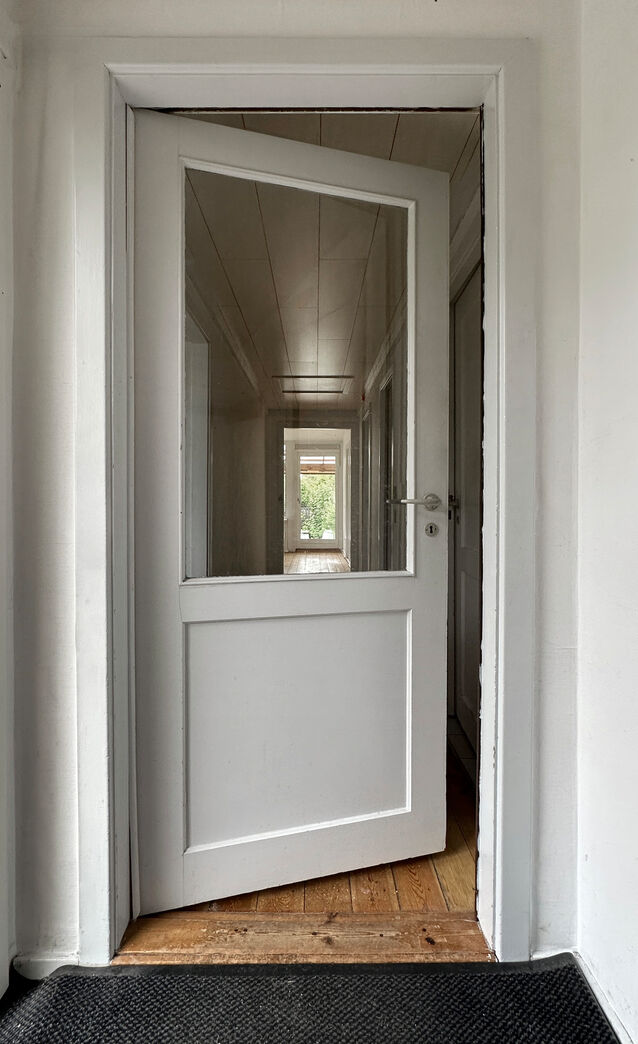 Fyldningsdør 86 cm med glas og karm Fyldningsdør 86 cm med glas og karm