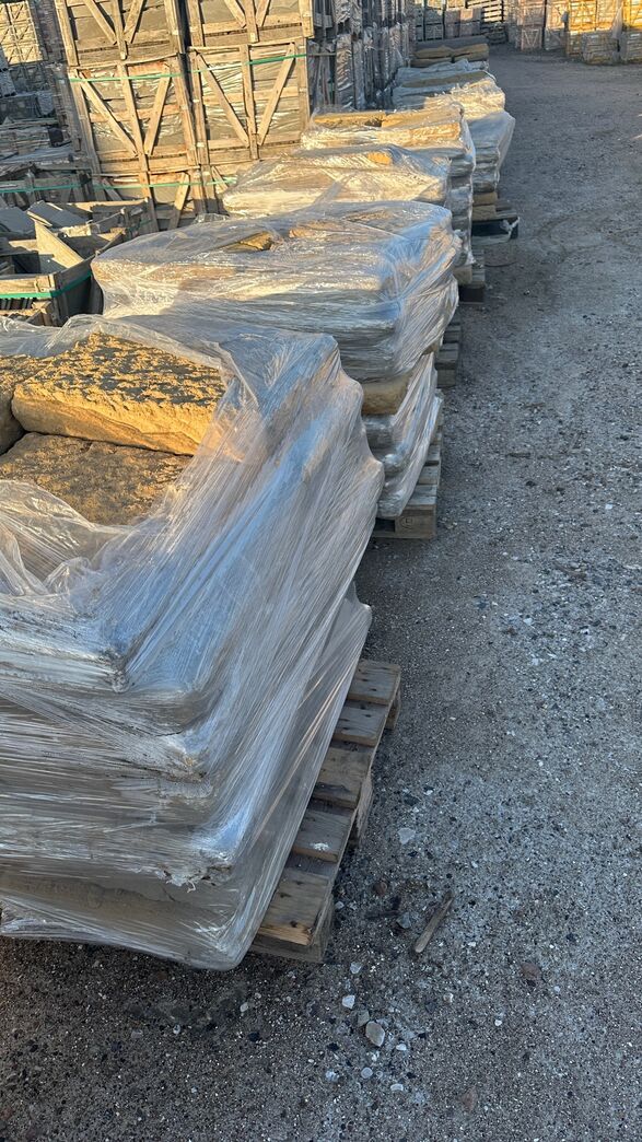 Antikke Sandstensfliser fra Tyskland – til terrasse eller mur - 115 m2