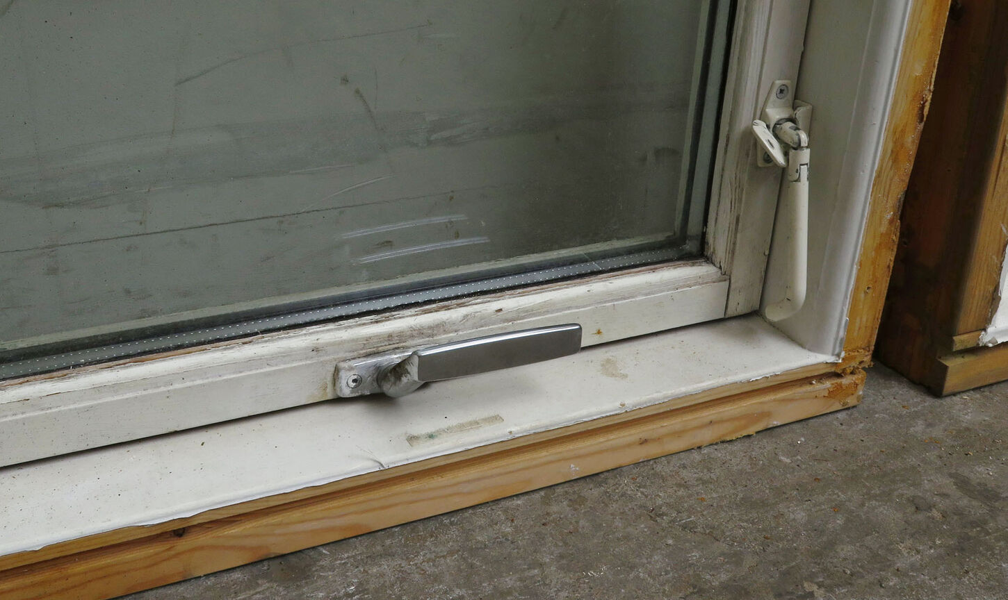 Lille tophængt vindue