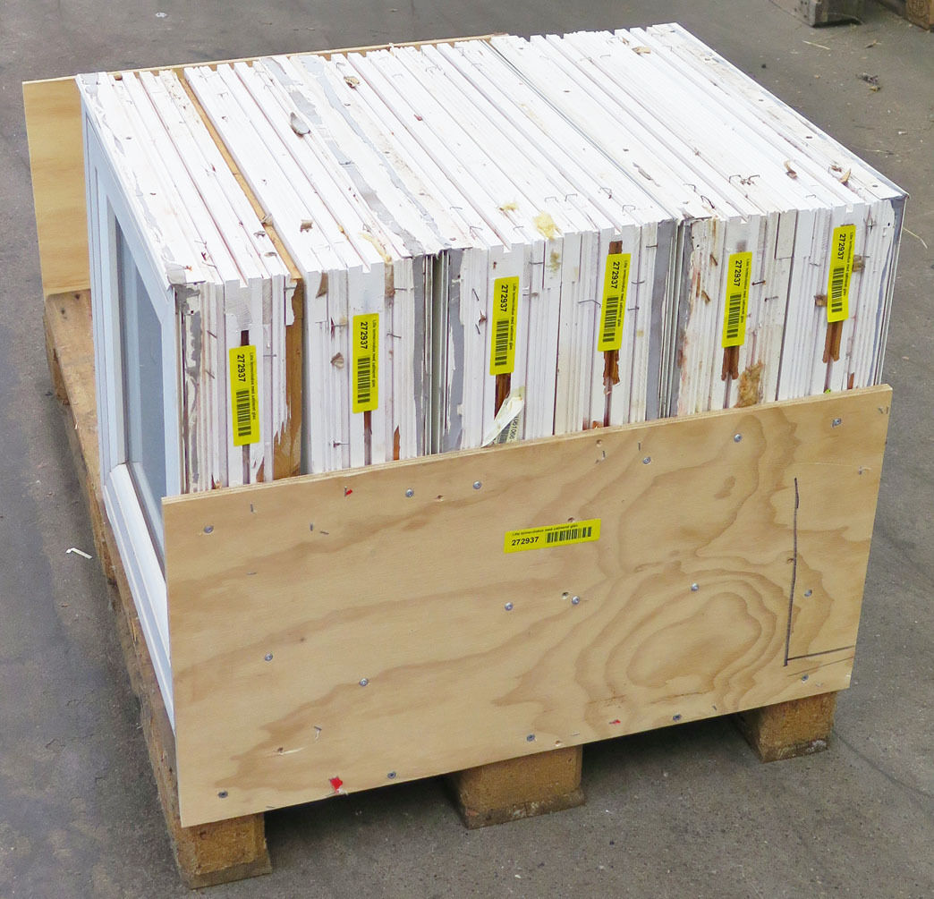 Lille termovindue med satineret glas