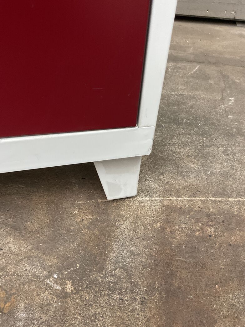 Metalskab med 4 låger