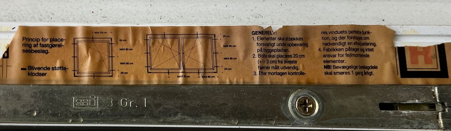 Plast 2-fags vindue med dreje kip og fast karm