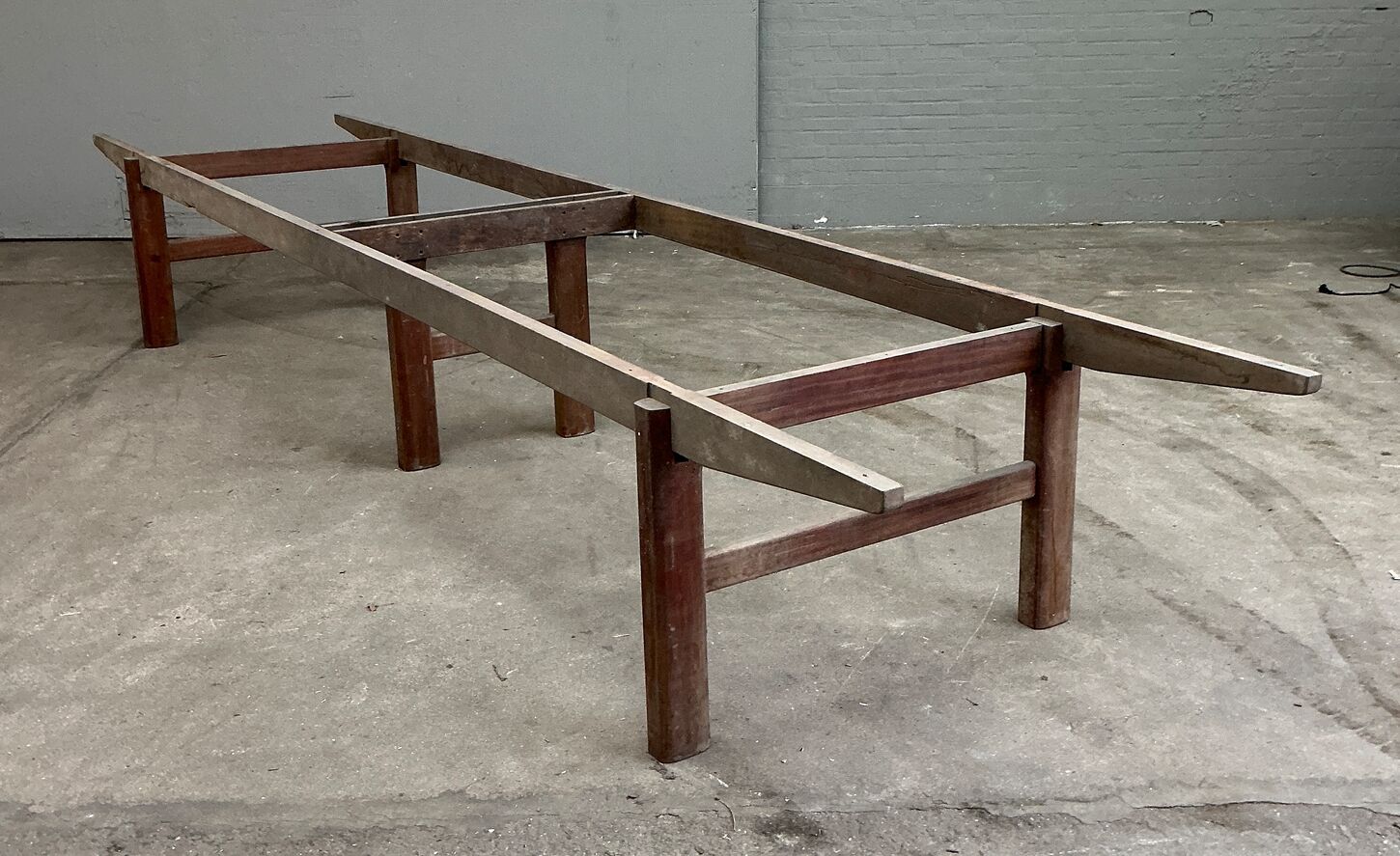 20 personers mahognifineret bord.