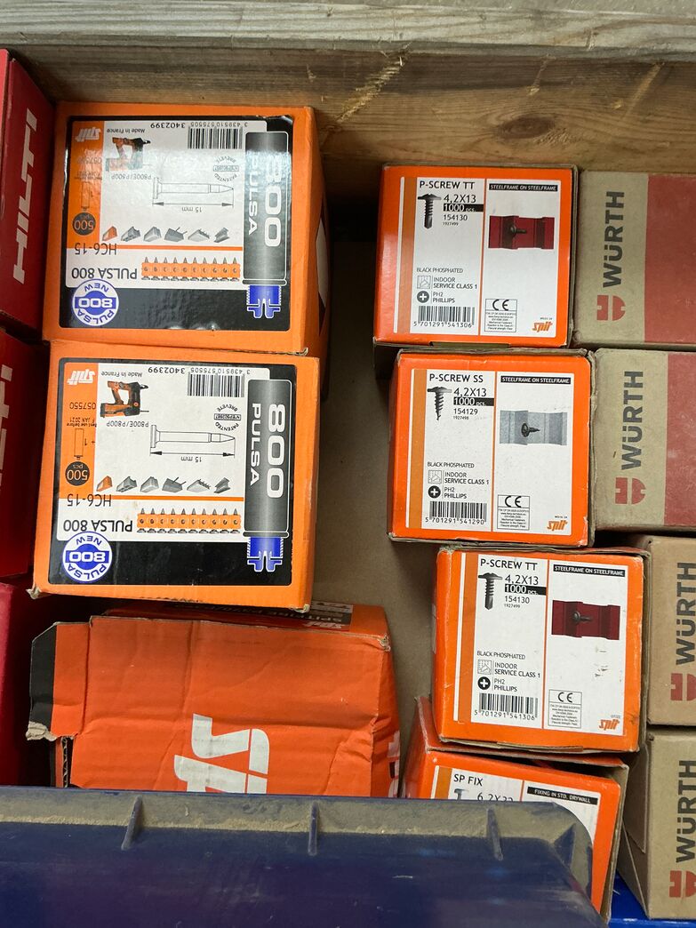 Skudsøm og selvskærende skruer