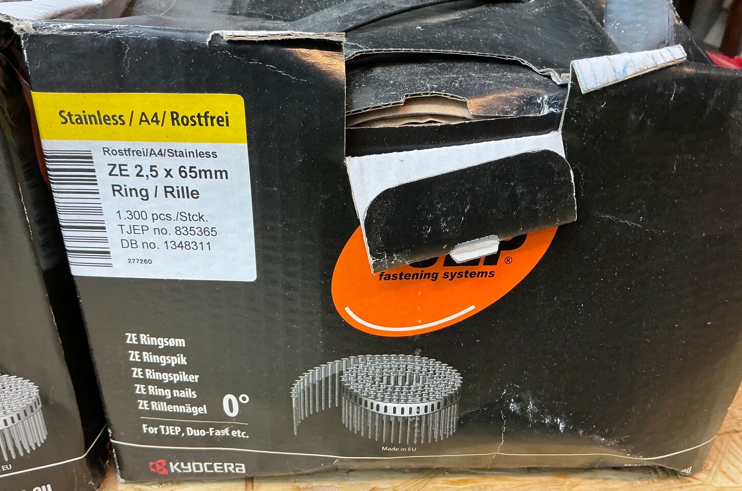 Diverse skruer og skudsøm