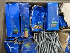 Bolte, møtrikker og skiver