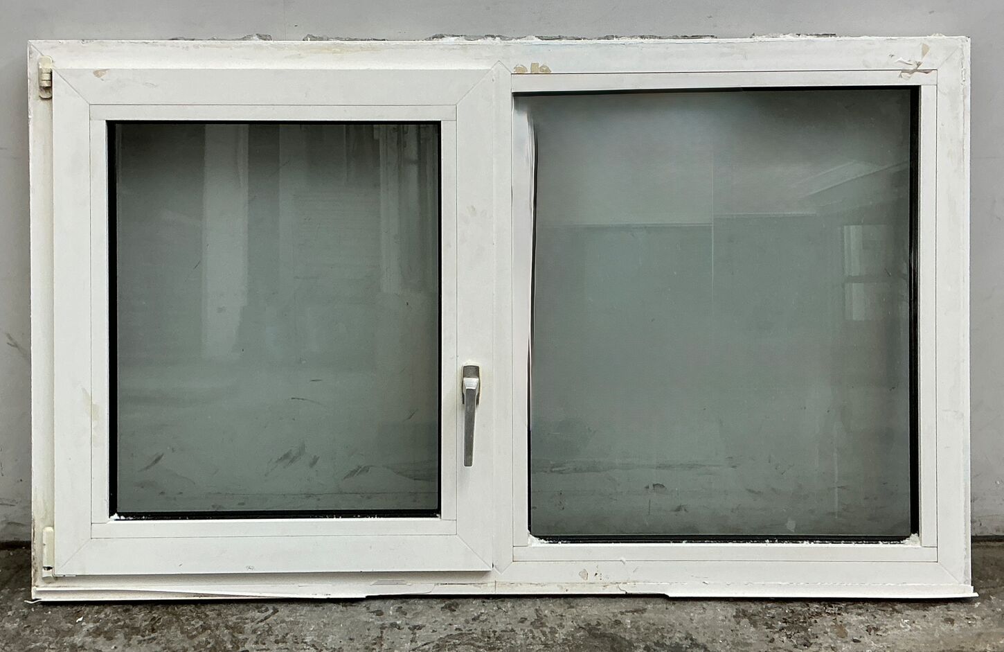 Plast 2-fags vindue med dreje kip og fast karm
