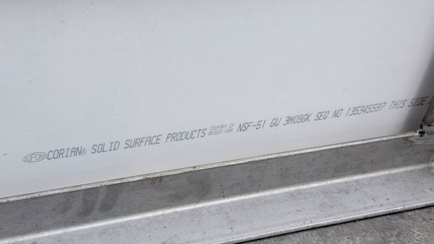 Corian bordplade med rund vask