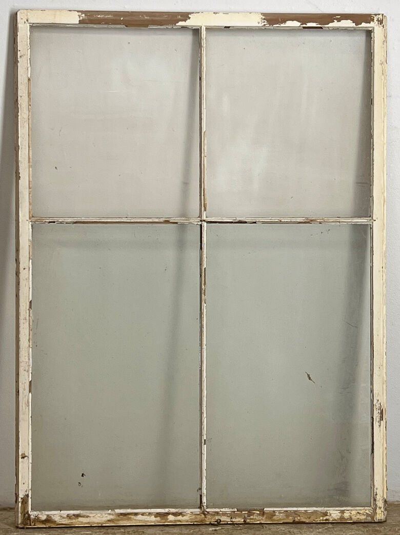 Stor vinduesramme med sprosser