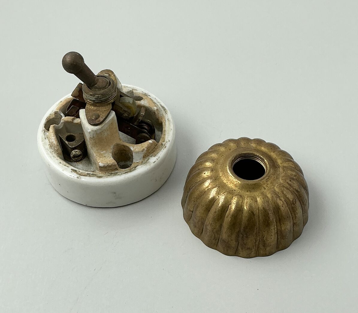 Messing afbryder 1-pol riflet