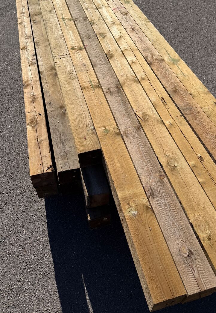 25 stk Parti brugt trykimprægneret tømmer 12,5x12,5x360/480 cm