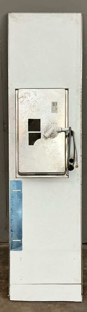 Stålbordplade med vask og blandingsbatteri