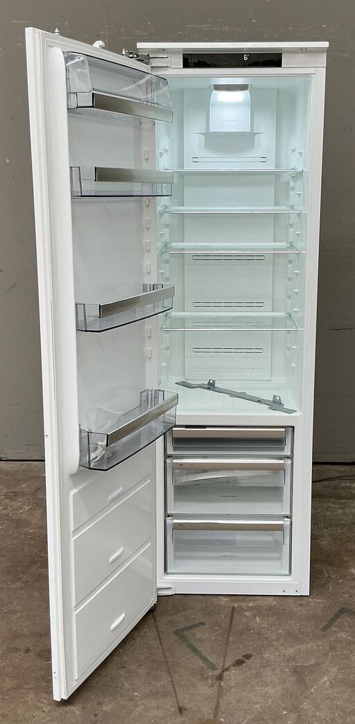 AEG integrerbart køleskab 275 liter