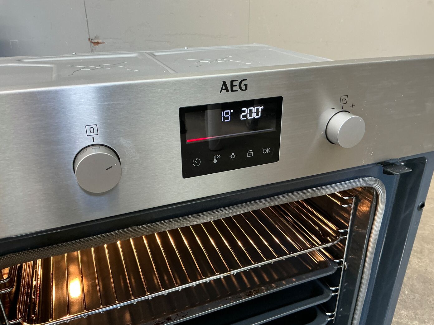AEG indbygningsovn