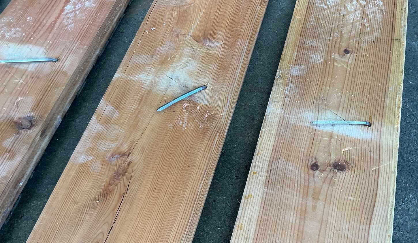 Gulvbræt i fyrretræ 13,5 cm - længe 165 cm