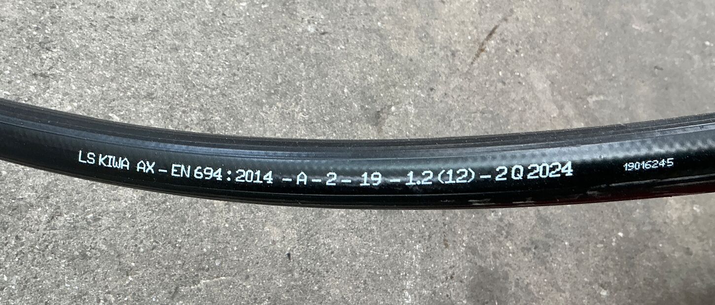 Brandskab med 25 meter slange