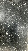 Sort terrazzo vinduesplade