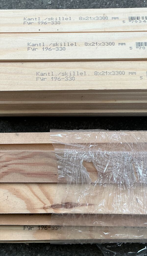 Samlet sæt á 50 fyr kantlister - 8x21x3300 mm
